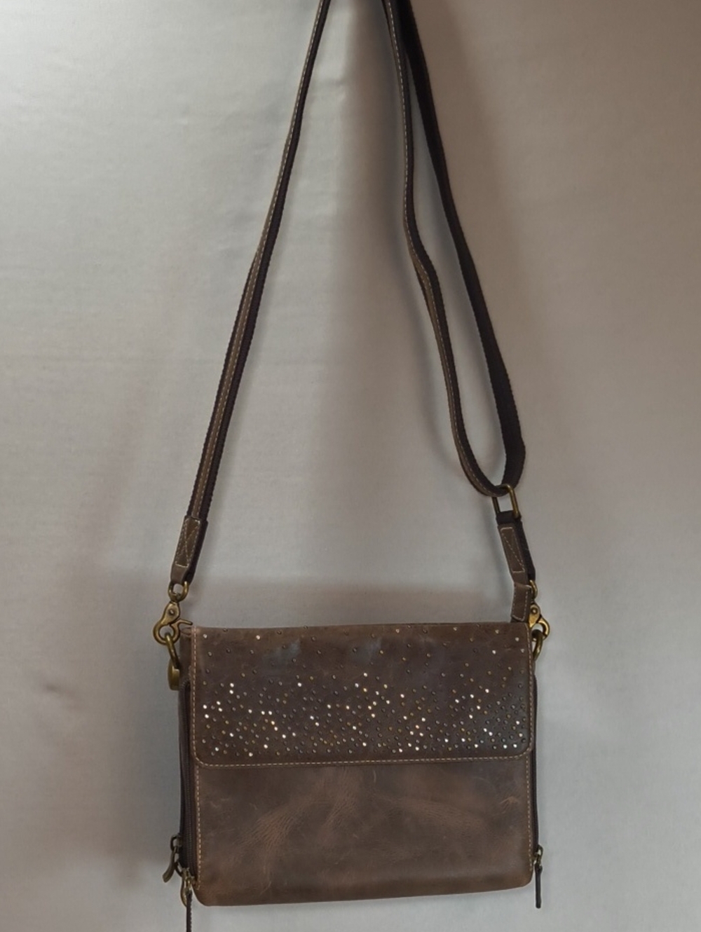 Gun Tote'n Mamas distressed leather shoulder clutch Studded brown